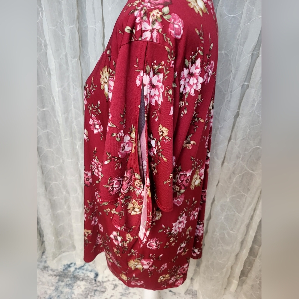 Acting Pro Burgundy Floral V-Neck Tie Sleeve Blouse - Picture 3 of 7